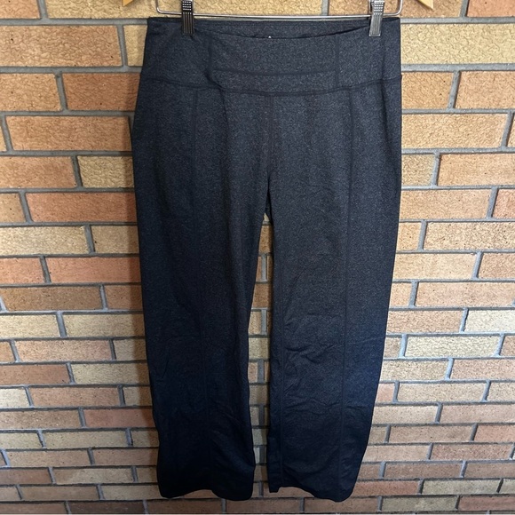 Prana Julia Straight Leg Yoga Pants Short Inseam Women’s Size Medium Dark Grey - Picture 3 of 8